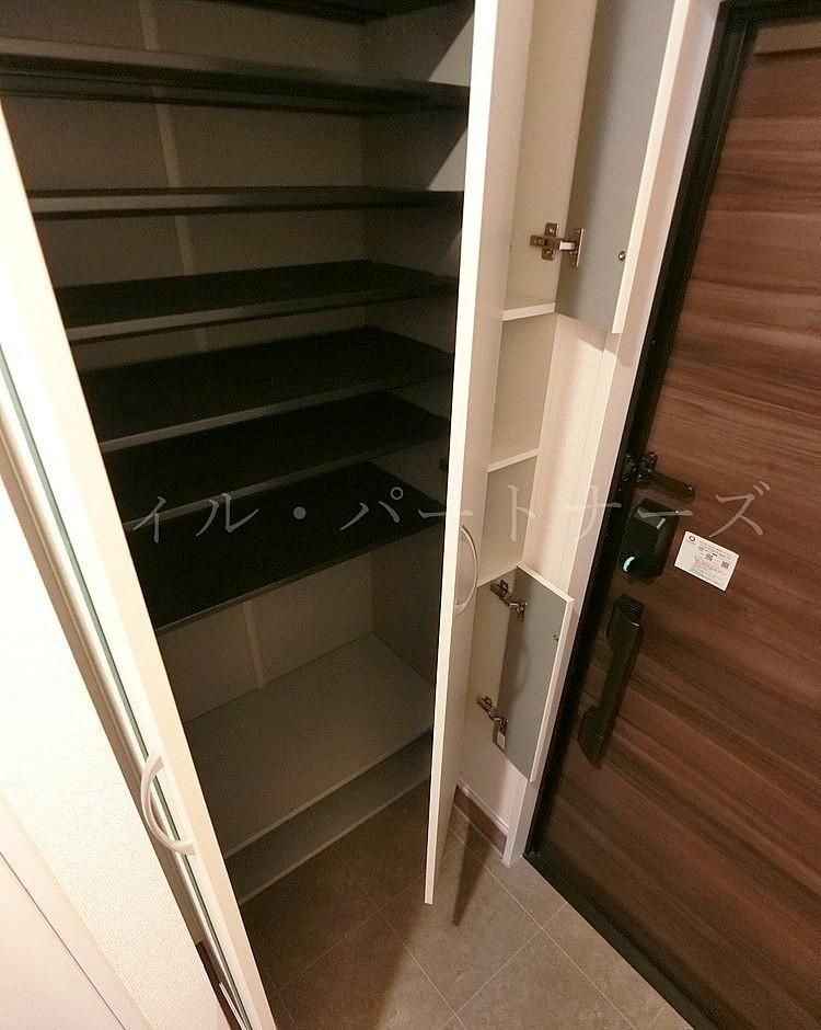 �y���ցz�@�p�����t���̃V���[�Y�{�b�N�X�ɐl���Z���T�[�t�����֏ƁI