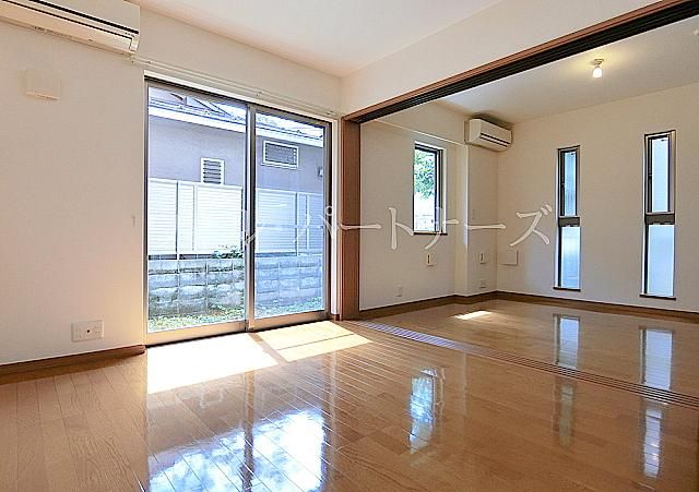 yErOz@Ԏ蓯dl/ʏZˉ摜ł