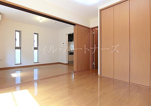 y̑EXy[Xz@Ԏ蓯dl/ʏZˉ摜ł