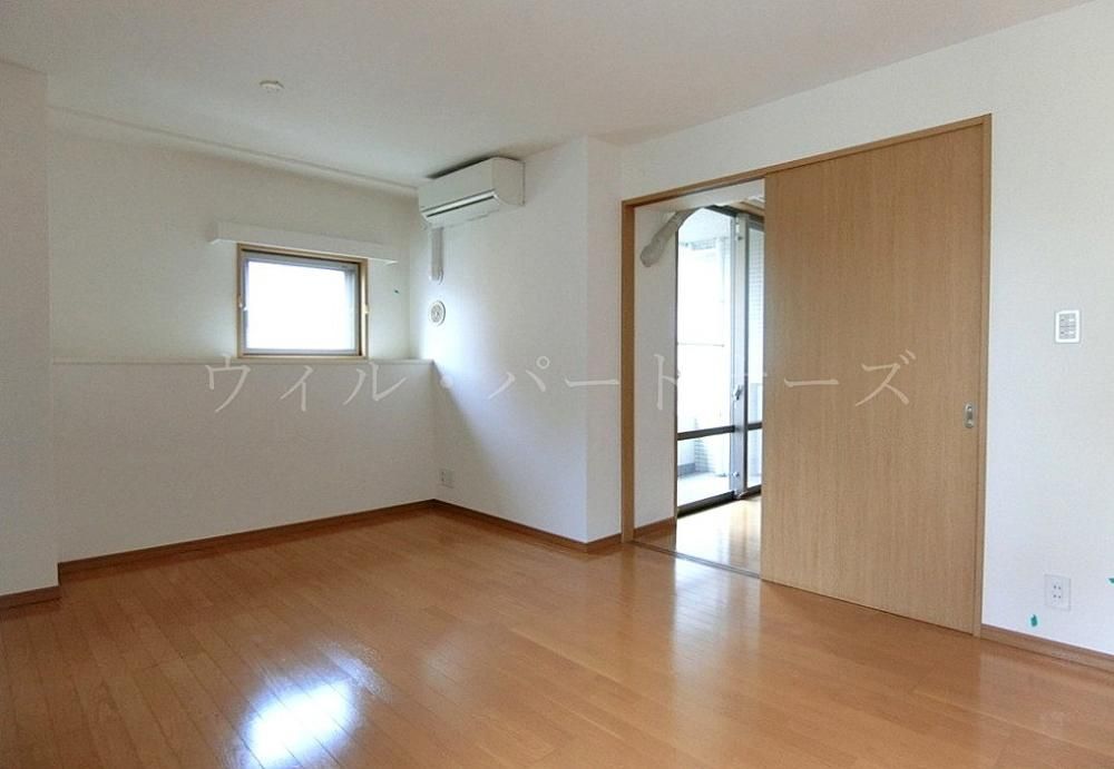 �y�����E���r���O�z�@�N���[�j���O�O�̎B�e�摜�ł�