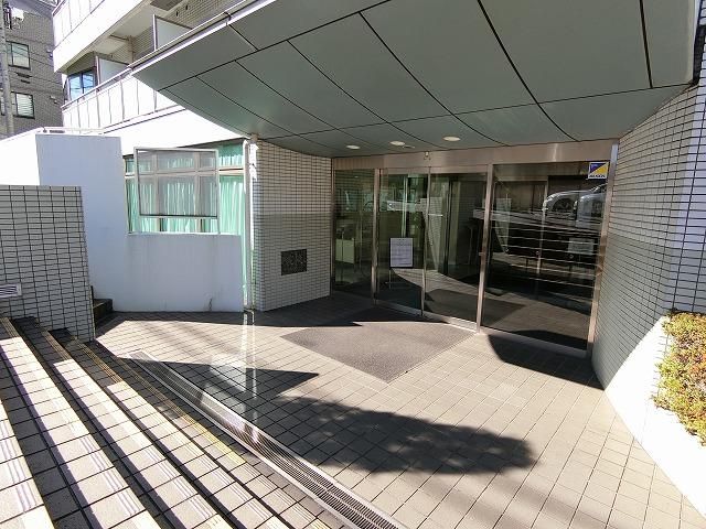 �y�G���g�����X�z�@