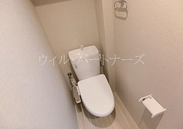 【トイレ】　同間取り同仕様/左右反転タイプ