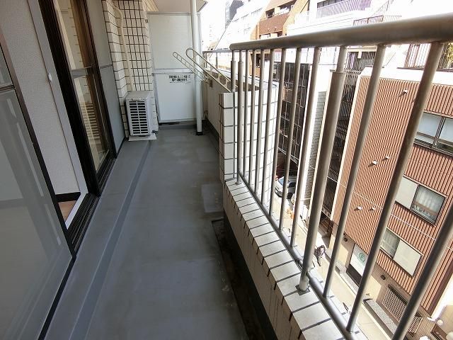 �y�o���R�j�[�z�@