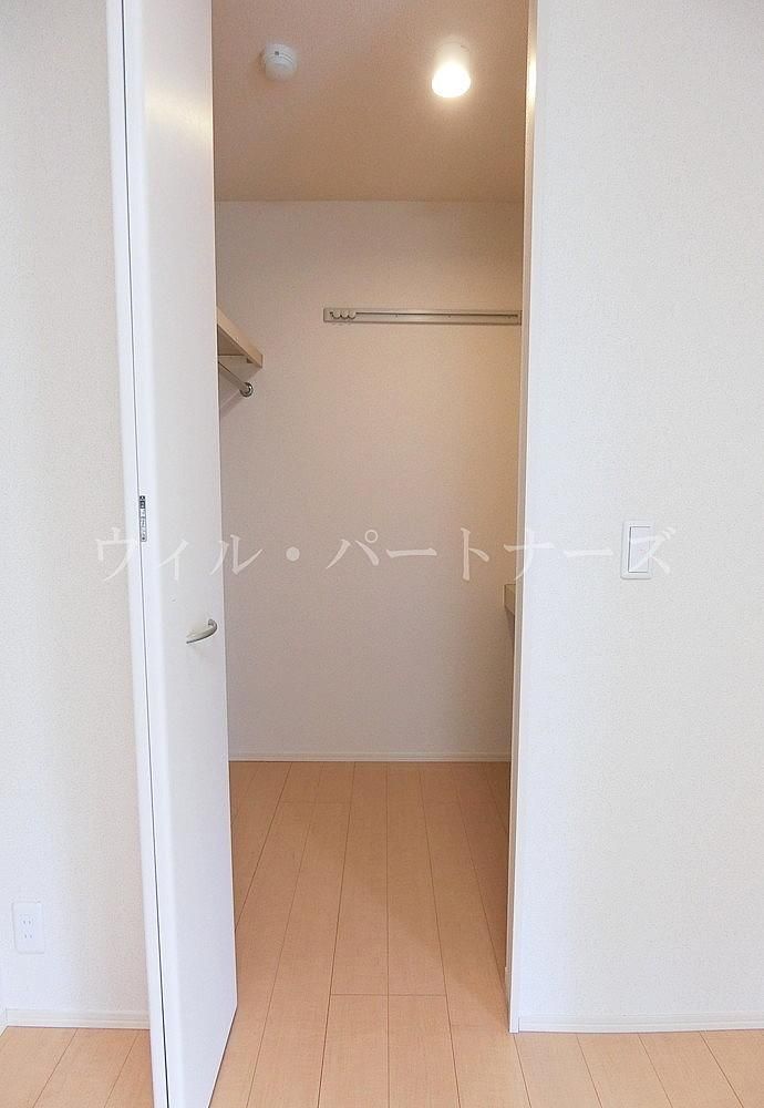 �y���[�z�@���Ԏ�蓯�d�l�A���E���]�^�C�v�̓����摜�ł�