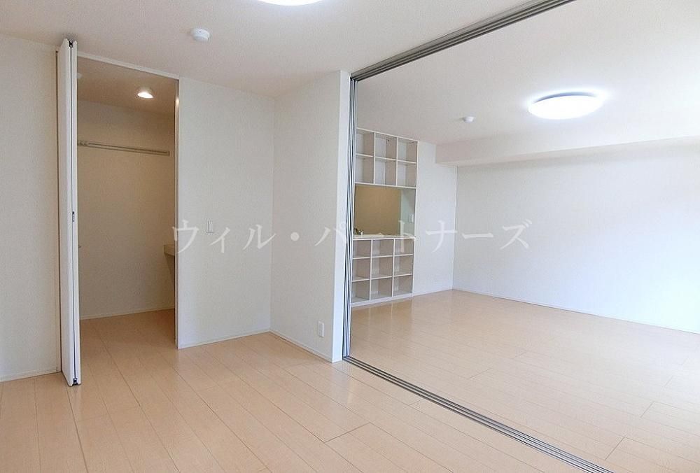 �y���̑������E�X�y�[�X�z�@���Ԏ�蓯�d�l�A���E���]�^�C�v�̓����摜�ł�