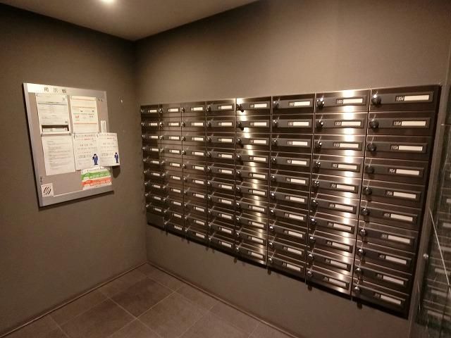 �y�G���g�����X�z�@