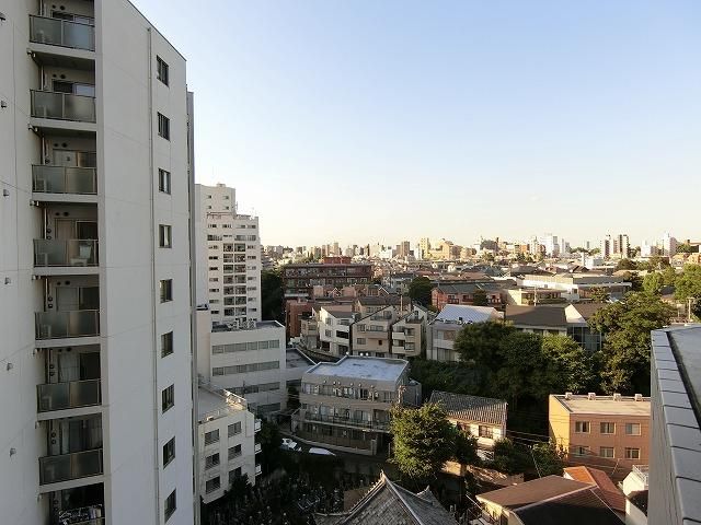 �y���]�z�@