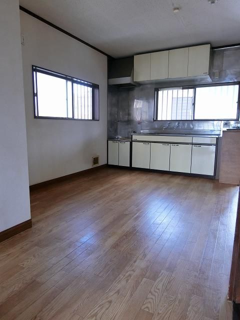 �y���ԁE���r���O�z�@