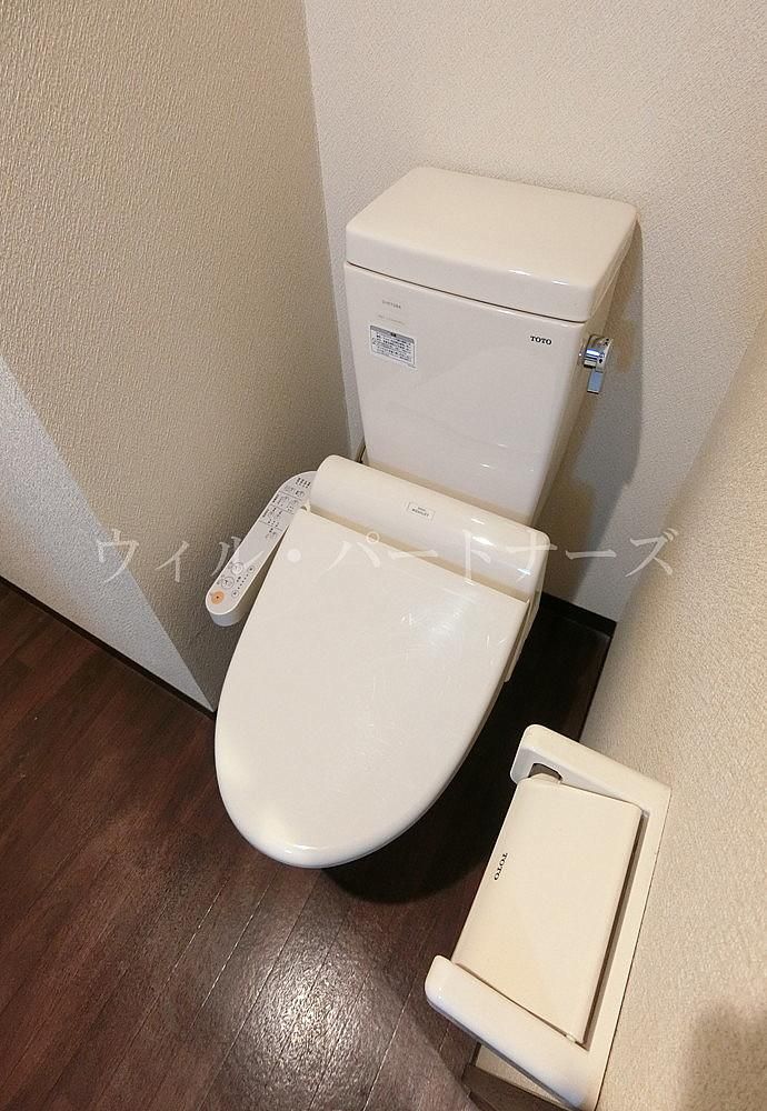 【トイレ】　クリーニング前/同間取り別住戸画像です