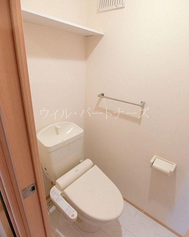 【トイレ】　同建物内、別住戸画像です/参考
