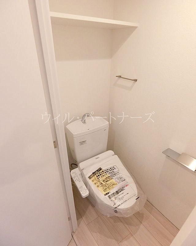 【トイレ】　温水洗浄便座付きシャワートイレ