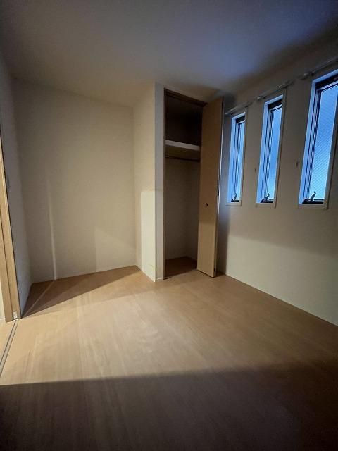 �y�����E���r���O�z�@
