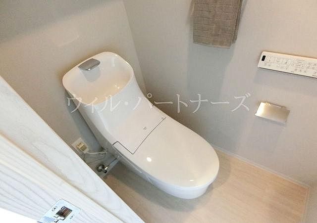 【トイレ】　同間取り同設備/別住戸（モデルルーム11階）