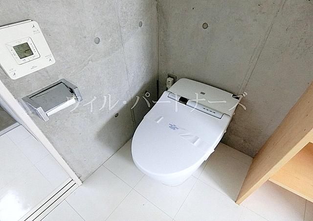 【トイレ】　タンクレストイレ採用！