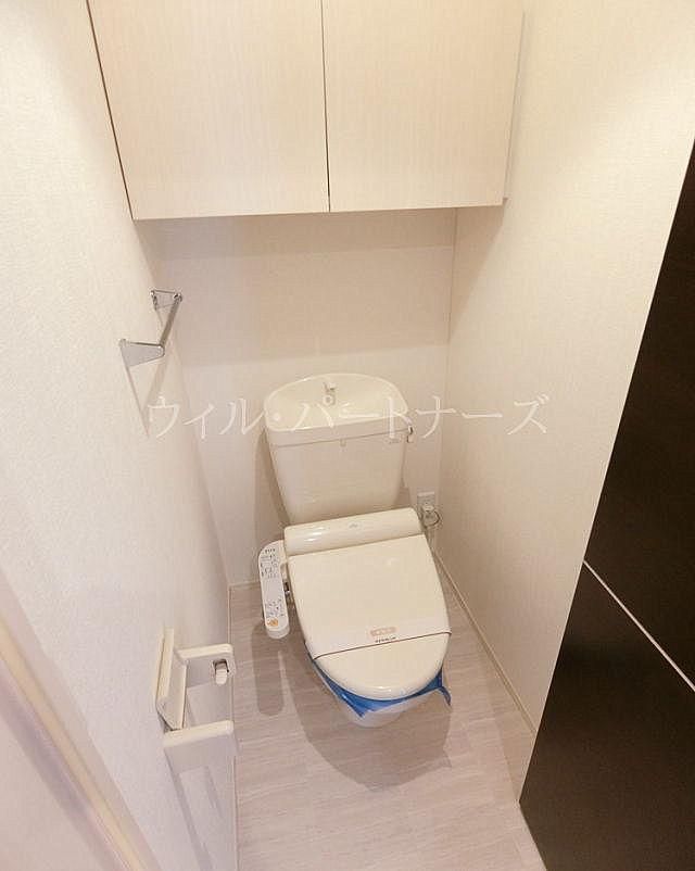 【トイレ】　温水洗浄便座y付きトイレ