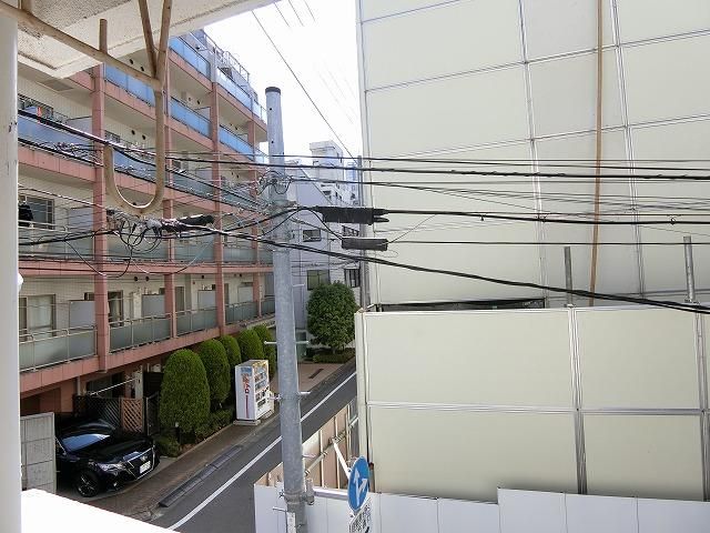 y]z@
