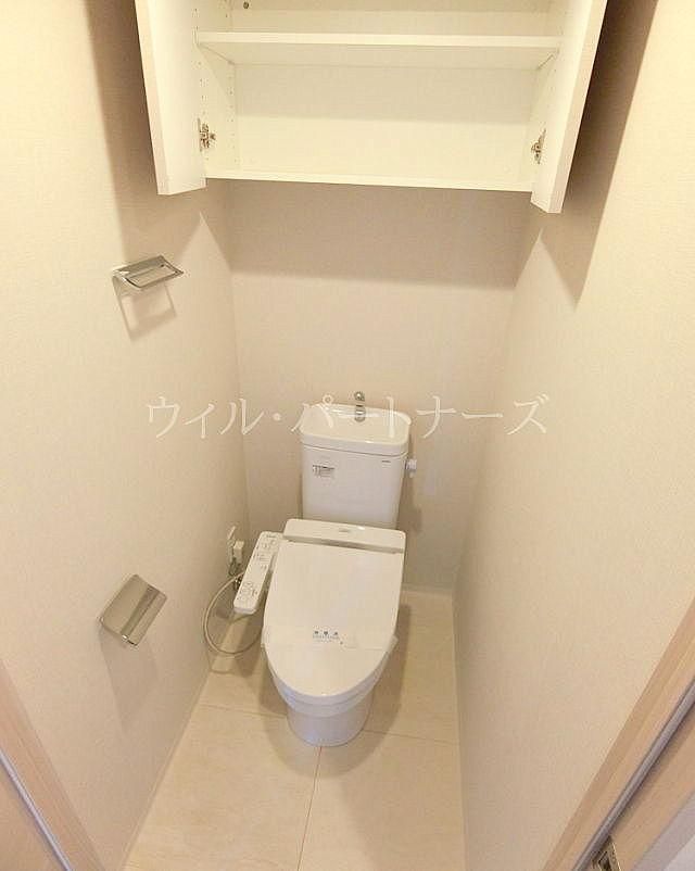【トイレ】　温水器便座付きトイレです