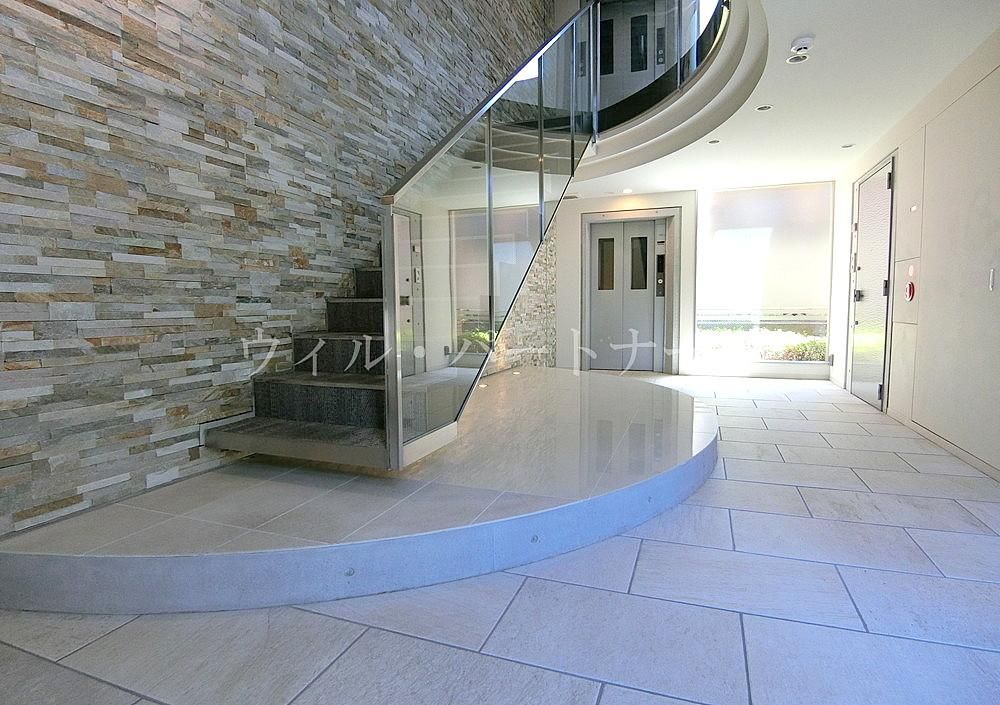 �y���̑����L�����z�@�G���g�����X�z�[��