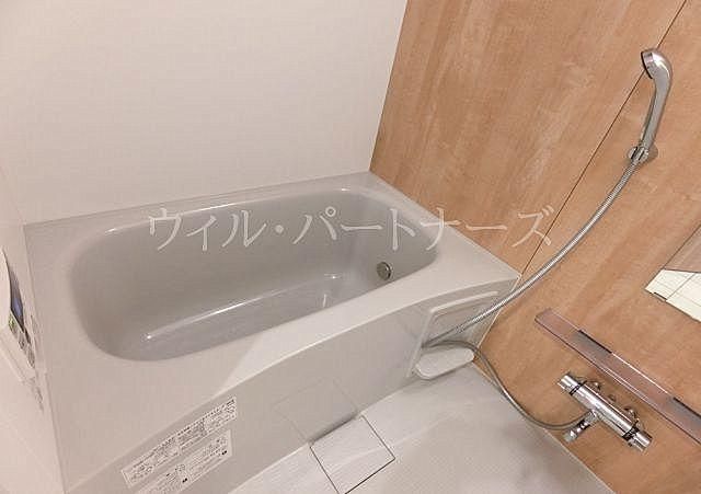 【バス】　追い焚き機能に浴室乾燥機付き付きバスルーム